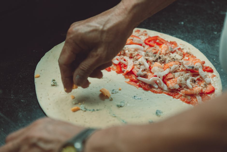 Libros y cuadernos sobre astronomía en un escritorio